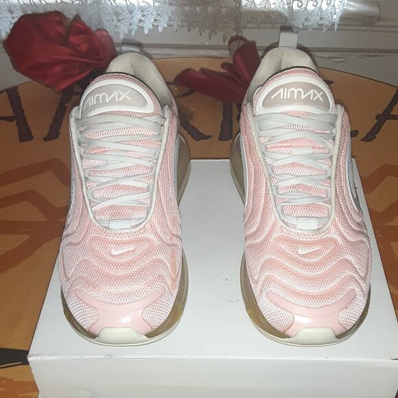 AirMax Nike Sneakers - Picture 1 of 5